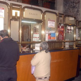 Mexicanos recurren poco a casas de empeño: Encuesta