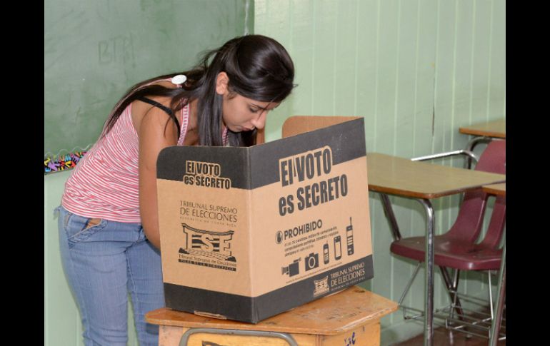Cerca de 3.1 millones de costarricenses son convocados para elegir a su nuevo presidente. AFP /