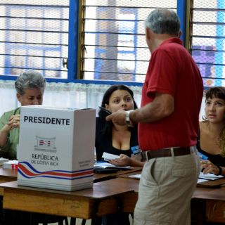 Cierran mesas de votación presidencial en Costa Rica