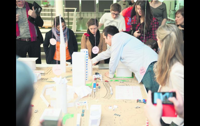 Los estudiantes del campus tapatío trabajaron al lado de miembros de universidades europeas y estadounidenses, en la iniciativa POLE.  /