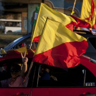 Seguidores de Guillermo Solís festejan eventual triunfo en Costa Rica