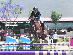 Estelar. José Antonio Chedraui, a lomos de 'Aristóteles Semillas Pura Sangre', logró el mejor tiempo en el desempate.  /