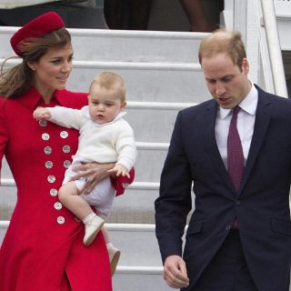 El príncipe Jorge y sus padres llegan a Nueva Zelanda