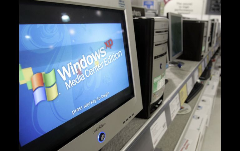 La empresa de software Microsoft lanzó el 25 de octubre de 2001 el sistema operativo Windows XP. ARCHIVO /