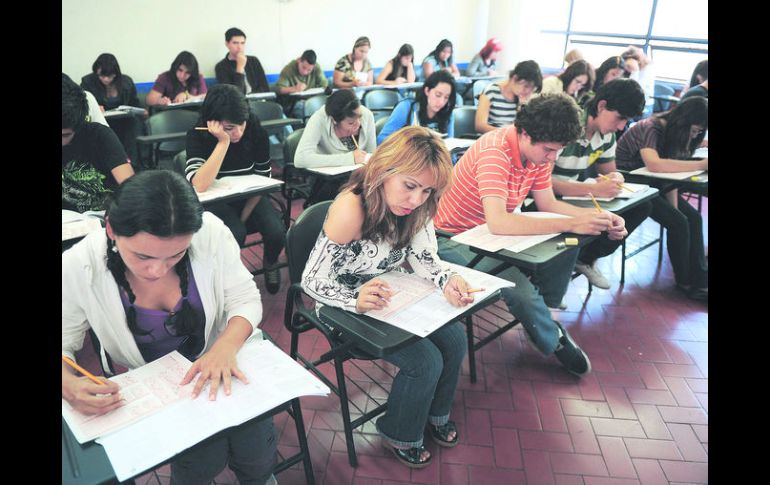 El estudio del Imco pretende ofrecer herramientas para decidirse por una licenciatura con más información.  /