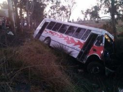 El accidente deja al menos 17 personas lesionadas. Foto: ‏@FaustoLugo. ESPECIAL /