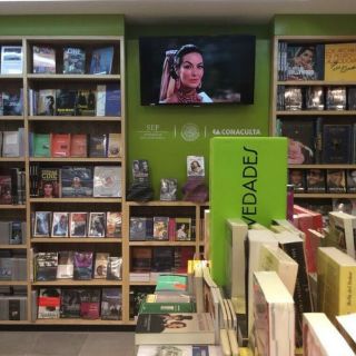 Inauguran librería 'María Félix' en la Cineteca Nacional