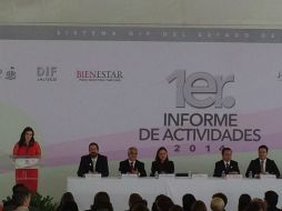 Al primer informe de la presidenta del Sistema DIF Jalisco, Lorena Jassibe, asistieron secretarios y otros funcionarios. ESPECIAL /