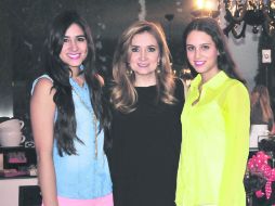 Las guapas anfitrionas. Iliana Ruizvelasco con sus hijas Iliana y Sofía Flores.  /
