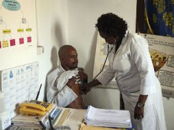 Los médicos de la OMS continúan apoyando a Médicos Sin Fronteras (MSF) y al Ministerio de Salud en la detección del padecimiento. EFE /