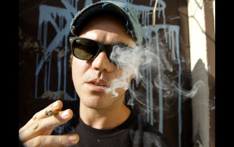 El tabaquismo es una adicción provocada por los componentes activos del cigarro. ARCHIVO /