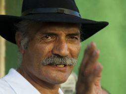 José Manuel Mireles reitera el temor de los grupos de autodefensa al estar desarmados. ARCHIVO /