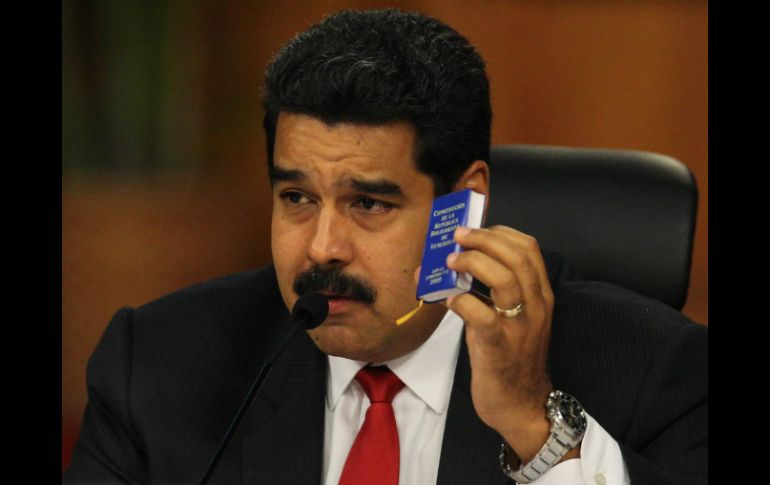 El presidente Maduro ofrece a los dirigentes opositores que escuchará de manera paciente y con respeto sus verdades. AP /