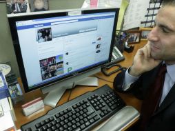 Dichos posts pueden ser catalogados como spam y ahora la red social castigará a los perfiles o páginas que lo hagan. ARCHIVO /