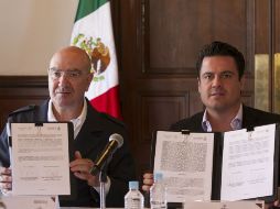 Aristóteles Sandoval firmó el convenio con la Semarnat.  /