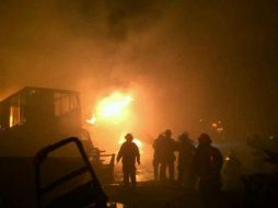 Bomberos lograron el fuego. Imagen de @UMPCyBZ. ESPECIAL /