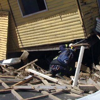 Demolerán más de 400 casas tras daños por sismo en Chile