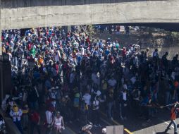 Los enfrentamientos entre Gobierno y opositores continúan a dos meses de haber iniciado las manifestaciones. EFE /