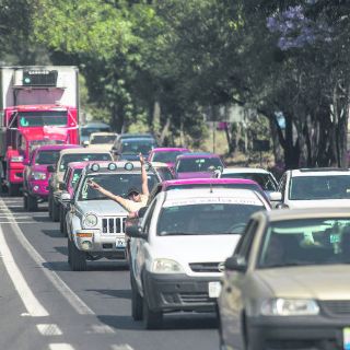 Vacacionistas locales, del DF y El Bajío, saturan vías de Jalisco