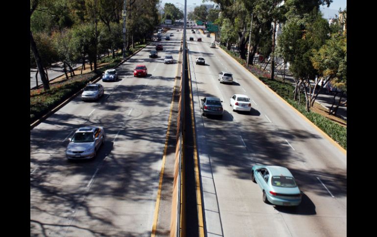 Aconsejan a las personas que van a viajar, verificar el estado de su automóvil. ARCHIVO /