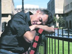 Somnolencia diurna. Se estima que la tercera parte de los mexicanos sufre algún tipo de trastorno del sueño.  /