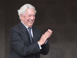 El escritor dijo que los últimos libros que donará a la biblioteca son aquellos que tienen mayor valor para él. EFE /