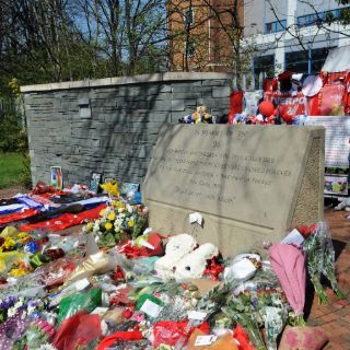 La UEFA recuerda a víctimas de Hillsborough
