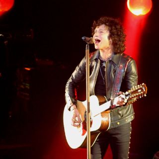 Enrique Bunbury concluye en el Luna Park gira por Latinoamérica