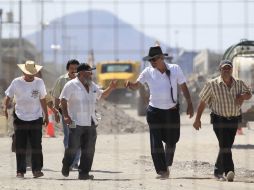 Las cabezas de estos grupos conservarán rifles y pistolas cortas. SUN /