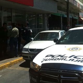 Asaltan un banco en el Mercado de Abastos, hay un detenido