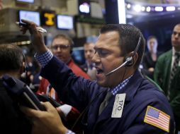 Los principales índices del mercado de valores cerraron con ganancias. ARCHIVO /