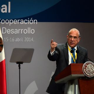 Medio millón de mexicanos ha salido de pobreza: OCDE