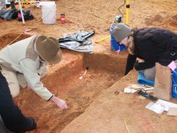 Los expertos han ido encontrando algunos cuerpos más de los que se conocía de forma oficial. EFE /