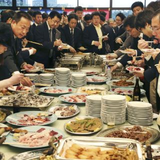 Grupo japonés defiende caza de ballenas