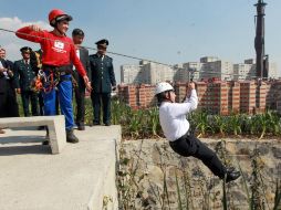Al lanzarse de tirolesas, mucha gente sufre de percances que requieren hospitalización. ARCHIVO /