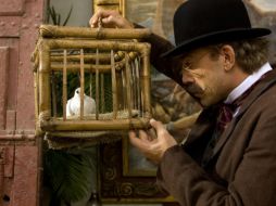 El actor español Javier Bardem en el papel de Florentino Ariza de la cinta ‘Amor en los tiempos del cólera’ de 2007. ESPECIAL /