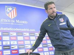 El técnico rojiblanco, Diego Simeone, no abandona su filosofía de enfocarse únicamente en el duelo inmediato. EFE /