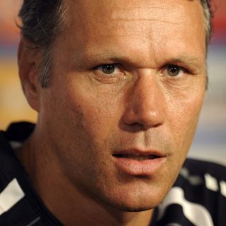 Marco van Basten dirigirá al AZ Alkmaar hasta 2016