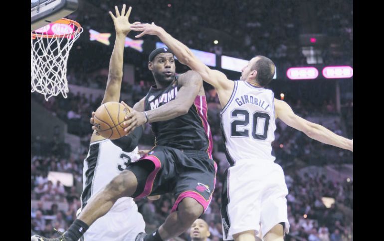 Miami y San Antonio disputaron las finales el año pasado pasada, en éste ambos tienen posibilidades de coronarse. AP /