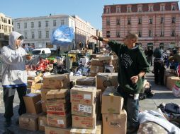 Las autoridades afirman que en este momento lo que más necesitan es material de construcción. EFE /