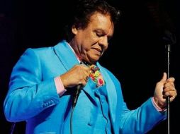 ''No tengo con que pagar tantas Oraciones'' tuiteó el intérprete. ESPECIAL /