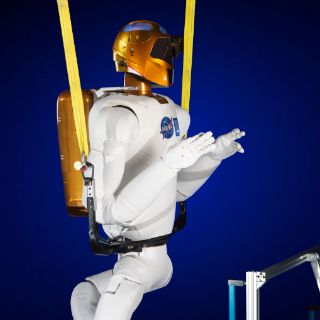 Humanoide de la NASA recibirá piernas