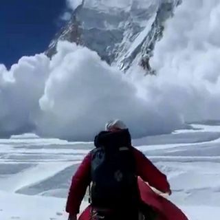 Alud en el Everest deja al menos 13 guías muertos