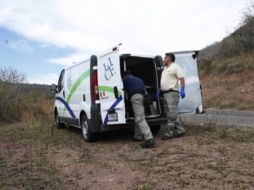 Elementos de Ciencias Forenses acuden al lugar para realizar las investigaciones del caso. ARCHIVO /