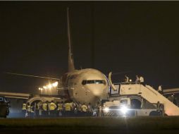 La aerolínea dijo que los 159 pasajeros y siete tripulantes bajaron del avión. EFE /