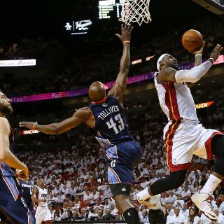 El Heat inicia playoffs con victoria