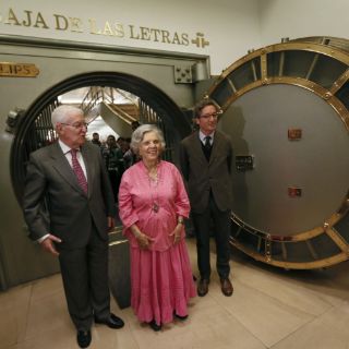 Elena Poniatowska entrega legado literario al Instituto Cervantes