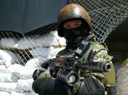 EU afirma que hay señales de una conexión entre Rusia y una parte de los militantes armados en el este de Ucrania. ARCHIVO /