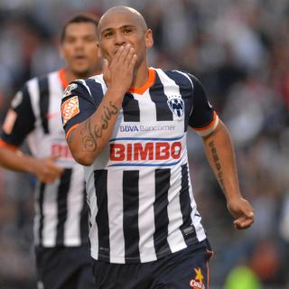 Suazo viene encendido tras reencontrarse con el gol