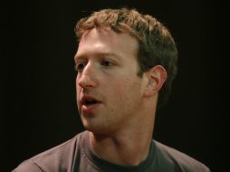 El caso más sonado ha sido el de Mark Zuckerberg, cuando en 2013 el CEO decidió cobrar solamente un dólar por su trabajo. ARCHIVO /